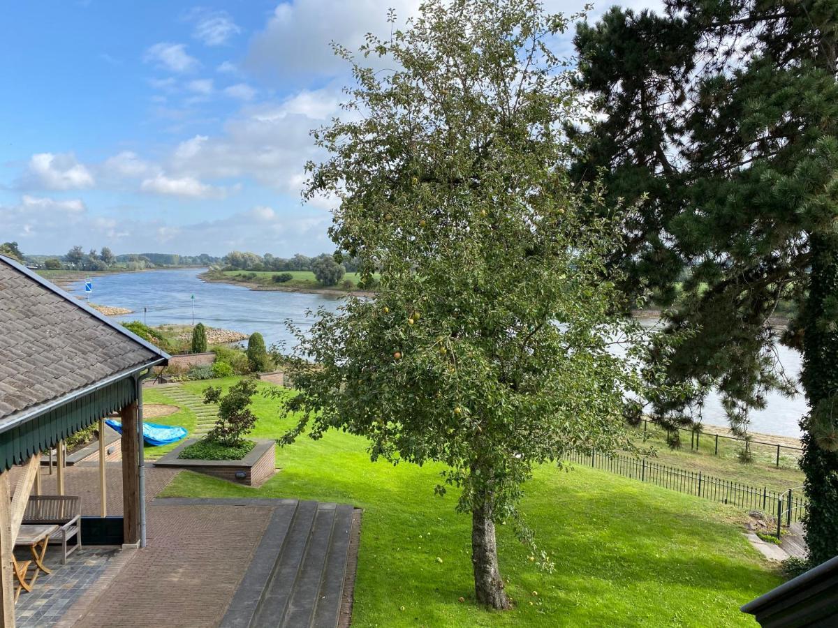 Villa Veertien Dieren Bagian luar foto